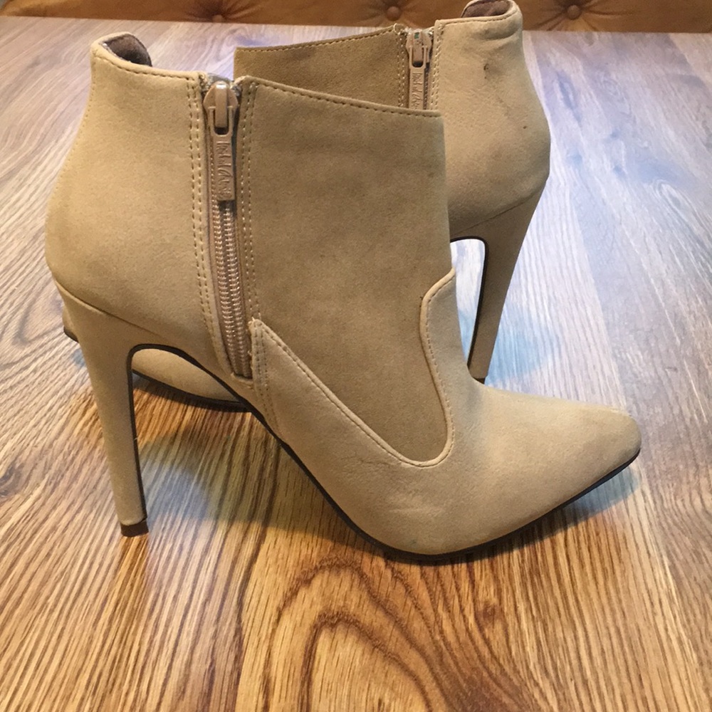 Michael Antonio Tan high heel Shoes Sz 8 Worn once - Picture 6 of 8